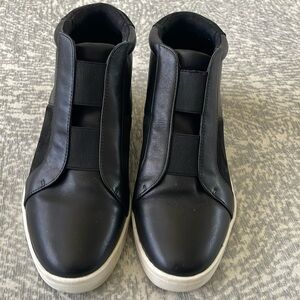 Vionic Wedge Tennis/Boots Size 8